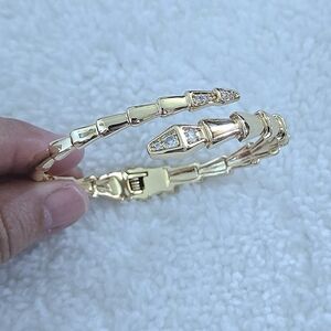 House🏠 of Harlow 1960 Gold💛 Serpent🐍 Hinged Bracelet - NWT